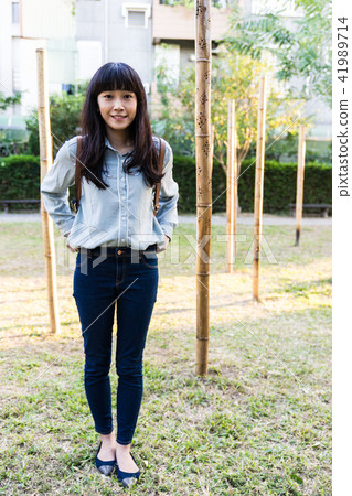 亞洲台灣台南新化大目降文化園區女性女人模特兒龍貓人像肖像 亞洲台灣台南新化大目降文化園區女性女人模特兒龍貓人像肖像 41989714