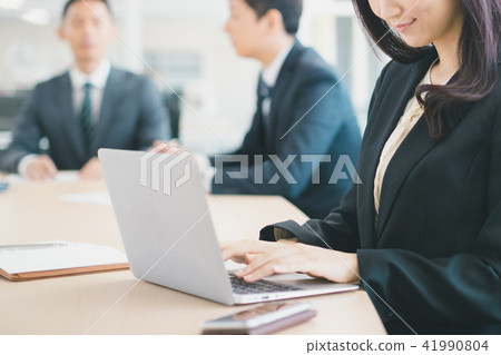 business woman, female business person, laptop 41990804