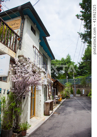 Landscape of Samcheong-dong in Korea 41992325