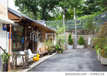 Landscape of Samcheong-dong in Korea 41992326