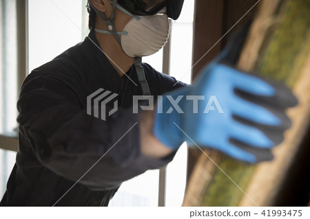 Dismantling work 41993475