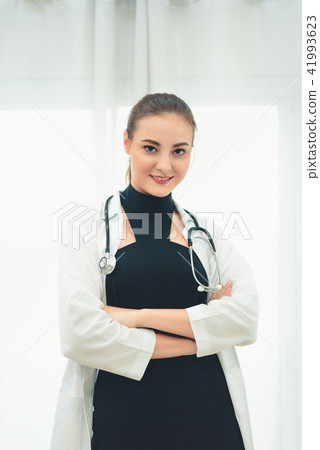 Portrait of female doctor in hospital  41993623