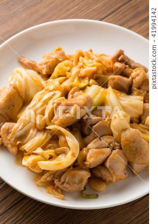 炒雞肉和白菜 炒雞肉和白菜 41994142