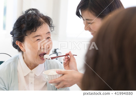 Nursing care image meal 41994880