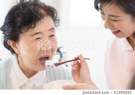 Nursing care image meal 41994881