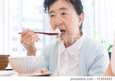 Nursing care image meal 41994883