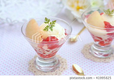 Peach Melba Peach Melba 41995825