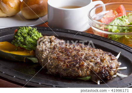 可怕的和牛牛肉漢堡牛排 可怕的和牛牛肉漢堡牛排 41996171