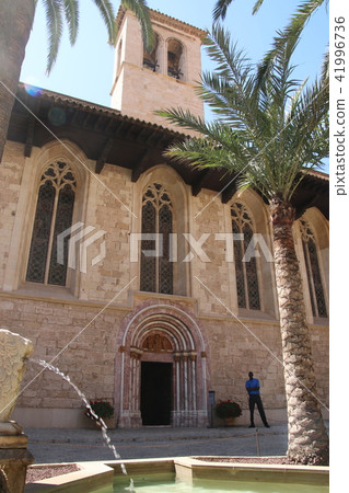 garden of al-mudayna palace of palma in mallorca garden of al-mudayna palace of palma in mallorca 41996736