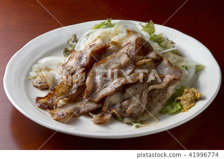 Grilled pork 41996774