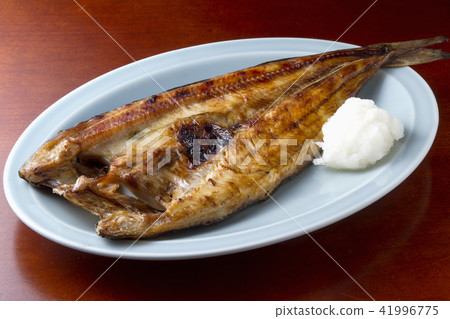 Grilled fish (bean jam) 41996775
