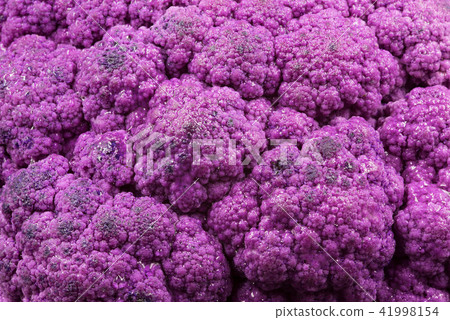 Closeup photo of purple cauliflower Closeup photo of purple cauliflower 41998154