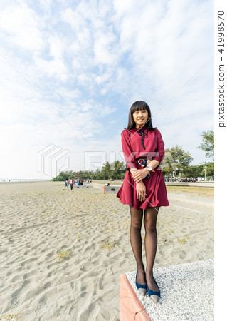 亞洲台灣台南安平觀夕平台海邊沙灘海水女人女性女孩模特兒肖像人像 41998570