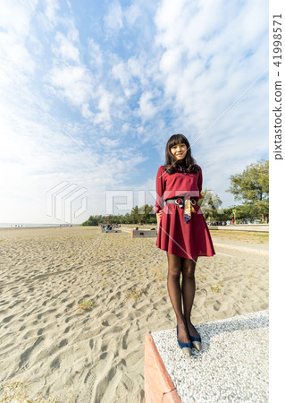 亞洲台灣台南安平觀夕平台海邊沙灘海水女人女性女孩模特兒肖像人像 41998571