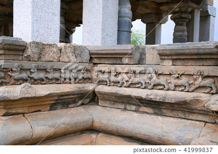 Bas-relief, Panchakuta Basadi, Kambadahalli Bas-relief, Panchakuta Basadi, Kambadahalli 41999837