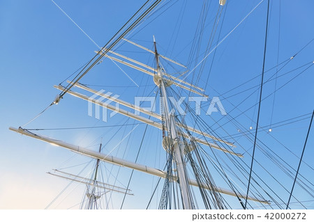 Sail masts in bright light 42000272
