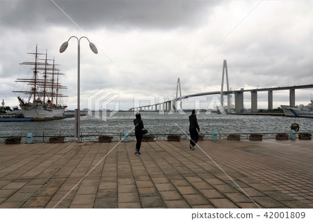 The sacred place and lover of a sea lady Kaio Maru and a lover 42001809