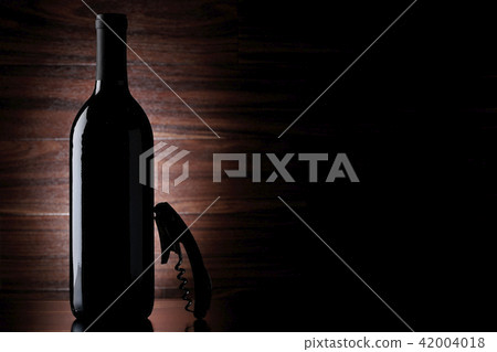 Silhouette - Wine Bottle and Opener - Silhouette - Wine Bottle and Opener - 42004018