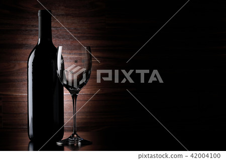 Silhouette - Wine Bottle and Glass ~ 42004100