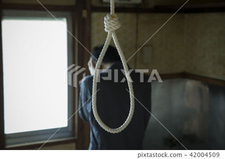 A worried man 42004509