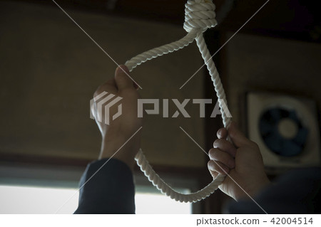 A worried man 42004514