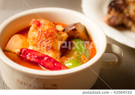 Broiled Tomato and Chicken Broiled Tomato and Chicken 42004550