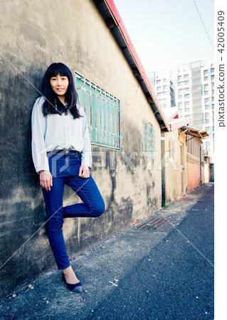 亞洲台灣台南警察新村警察眷村女性女孩女人像肖像 42005409
