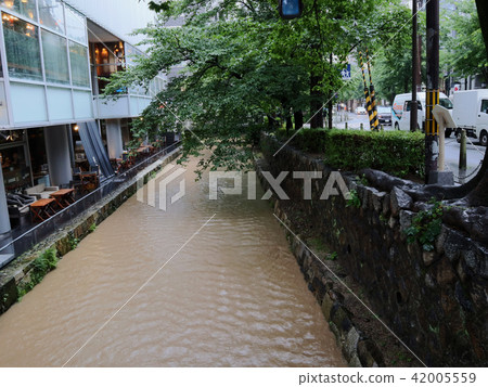 July Heisei rise in the Takase River during the heavy rain _ photograph taken at 6 pm on July 6, 2018 July Heisei rise in the Takase River during the heavy rain _ photograph taken at 6 pm on July 6, 2018 42005559