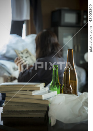 Garbage house 42005809