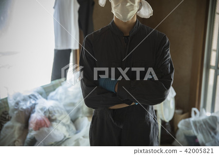 Cleaning agency 42005821
