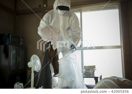 Cleaning agency 42005856