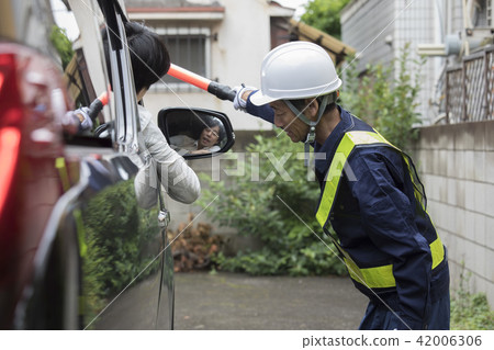 Traffic control 42006306