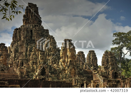 Angkor monuments 42007319