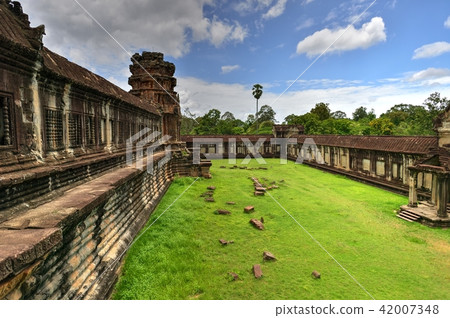 Angkor monuments 42007348
