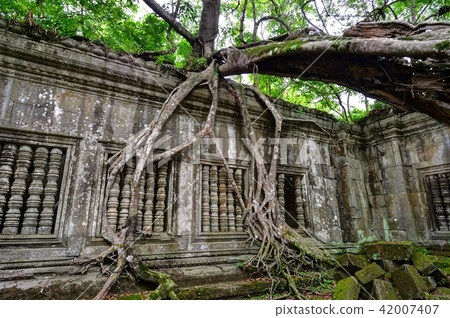 Angkor monuments 42007407