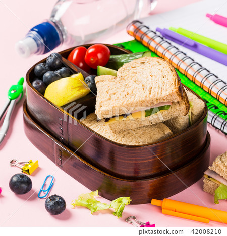 School lunch box with sandwiches 42008210