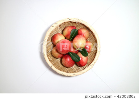 Fresh summer fruit peach Fresh summer fruit peach 42008802