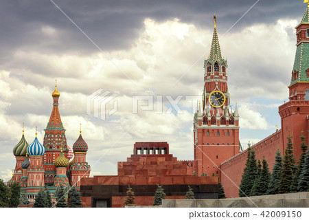 St. Basil's Cathedral and Spasskaya tower 42009150