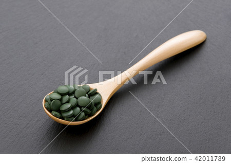 Green pill 42011789