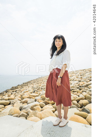 亞洲台灣新竹南寮漁港魚鱗天梯消波塊美女女人女子人像肖像 42014648