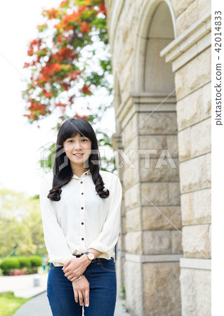 亞洲台灣台中霧峰亞洲大學美術館體育場人像肖像女子女孩 亞洲台灣台中霧峰亞洲大學美術館體育場人像肖像女子女孩 42014833