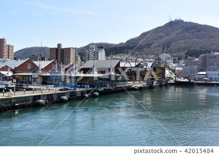 The Bay Area of Hakodate Port and Hakodate Mountain 42015484