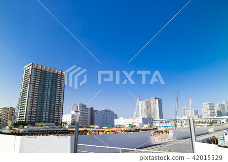 Large scale construction site 42015529