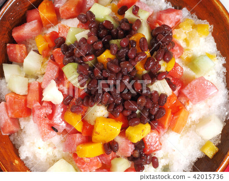 Shaved ice dessert with fresh fruit 42015736