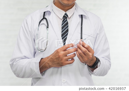 portrait of doctor on white background portrait of doctor on white background 42016937