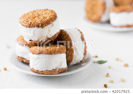 Ice cream sandwiches 42017925