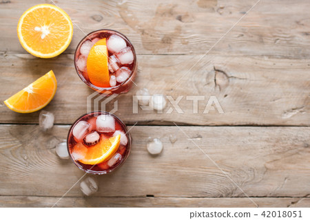 Negroni Cocktail 42018051