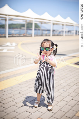 Baby girl Baby girl 42018530