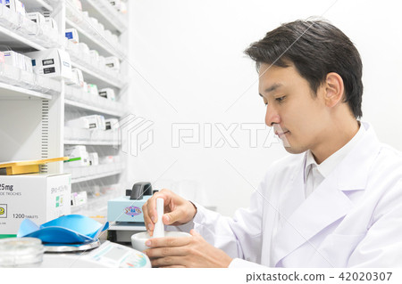 Pharmacy dispensing pharmacy 42020307