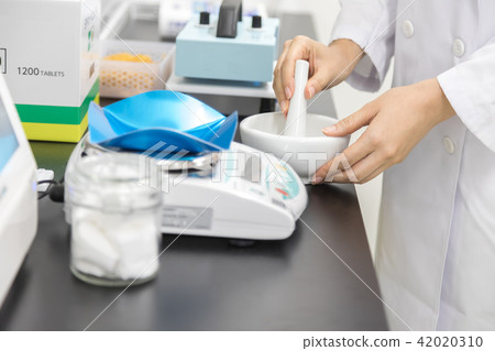 Pharmacy dispensing pharmacy 42020310